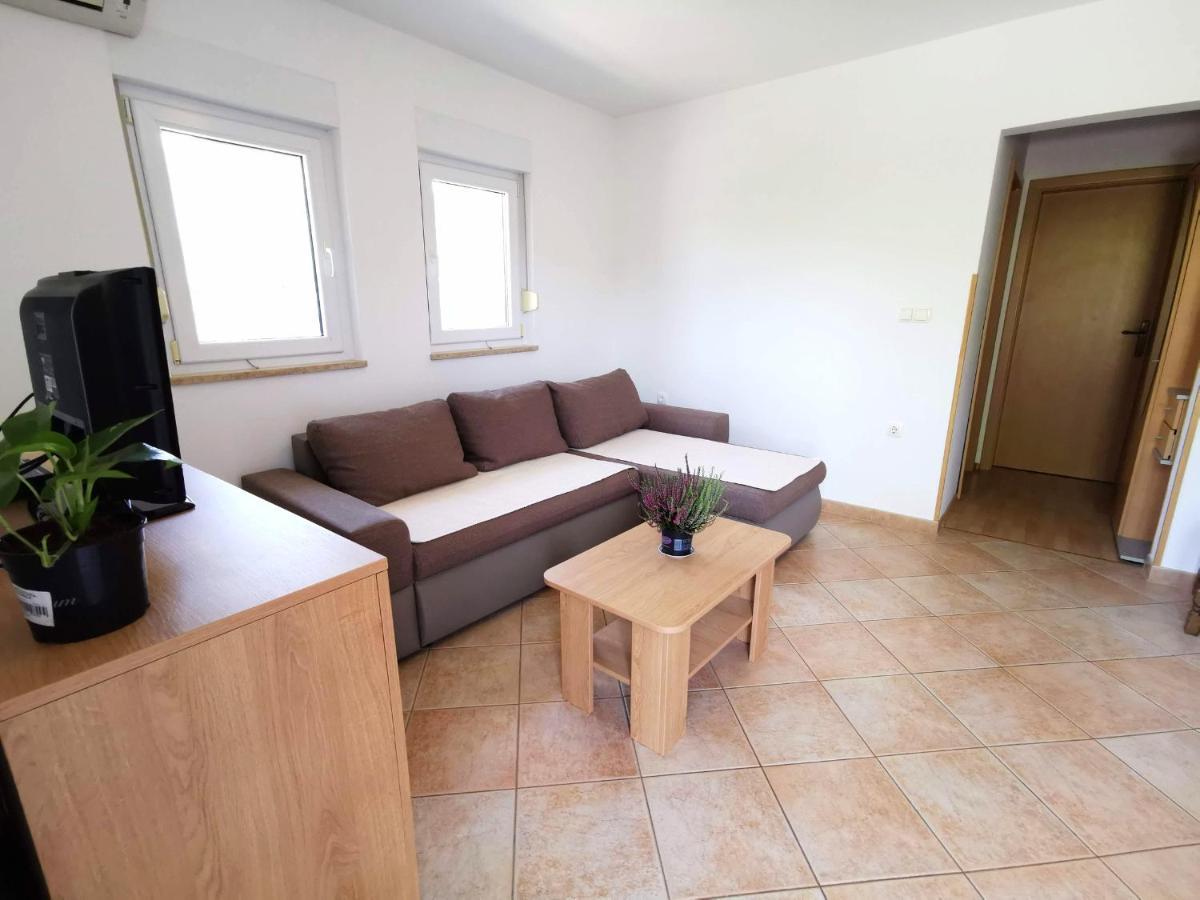 Apartment Dundo In Quiet Green Area Medulin Exterior foto